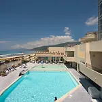Saline Hotel